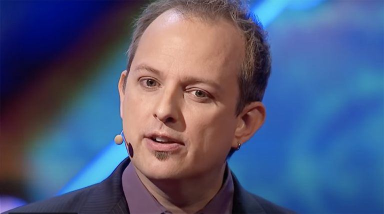 Apollo Robbins bemutatja, hogy működik a figyelmünk